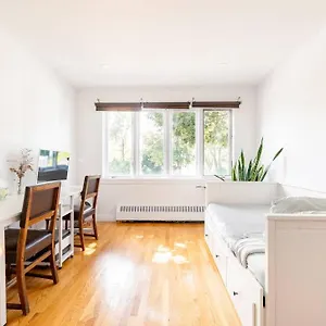 Bright Riverfront 3-bedroom , Montréal Canada