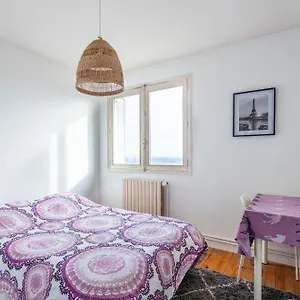 Lumineux A Emplacement Ideal Refait A Neuf , Oullins France