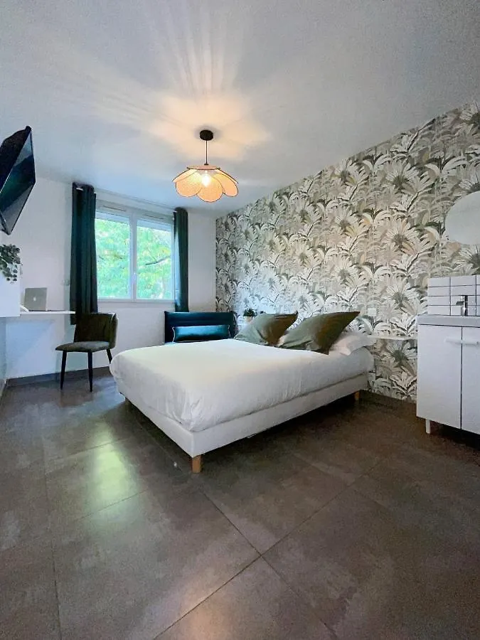 Auteuil • 4 Chambres • Wifi • Metro A 400M Rennes Apartment